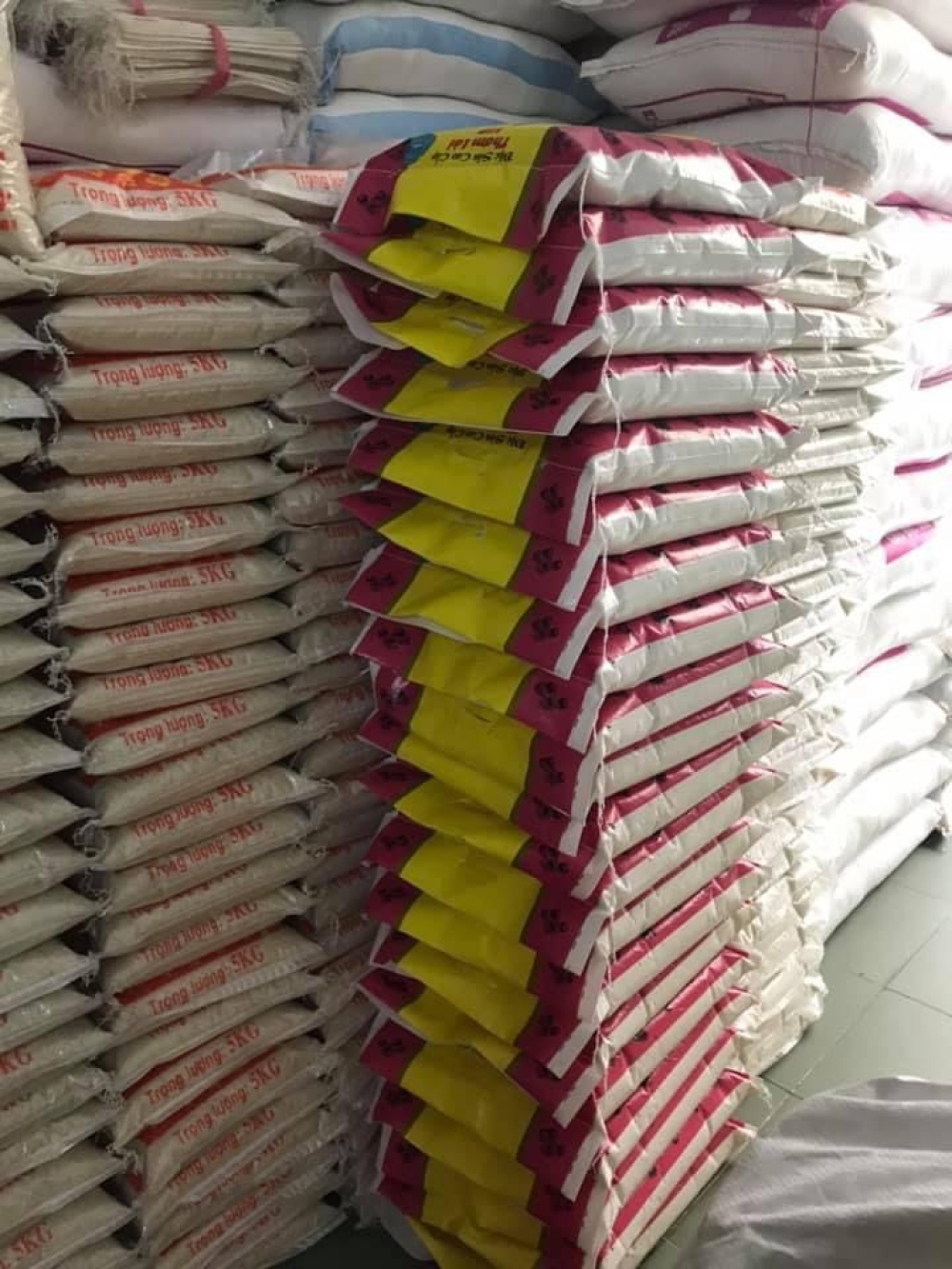 gạo từ thiện giá sỉ Tân Bình