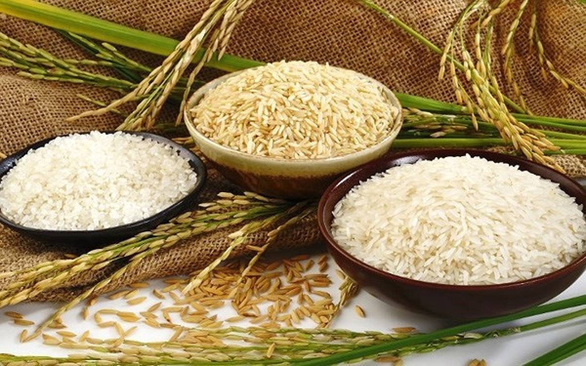 Bạn có phân biệt được gạo còn cám và gạo nguyên cám không?